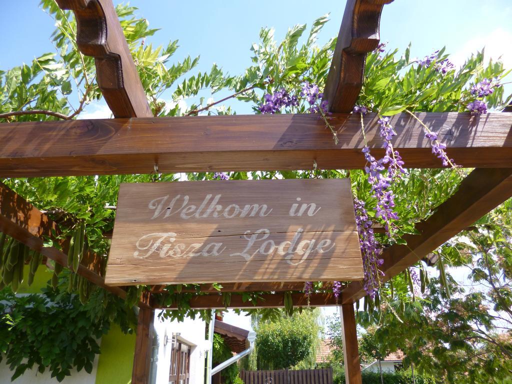 Tisza Lodge B&B - Panzio Tiszaderzs Esterno foto
